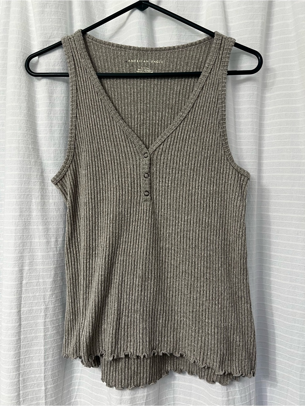 American Eagle Outfitters Ribbed V-Neck Tank Top in Taupe